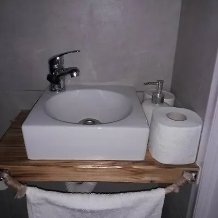 George's Platy Gyalos Casa vacanze *