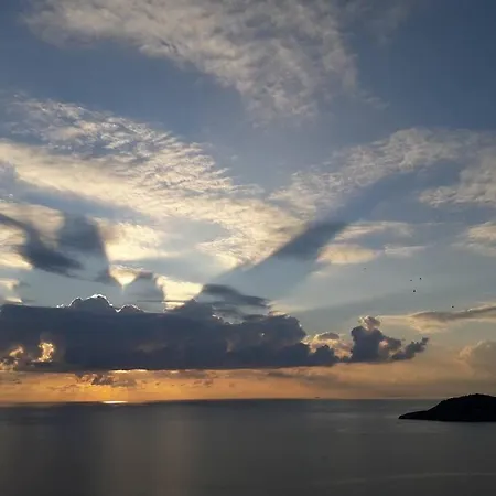 Semesterbostad George's Platy Gyalos *