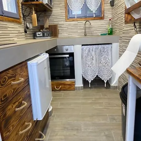 Casa vacanze George's Platy Gyalos *