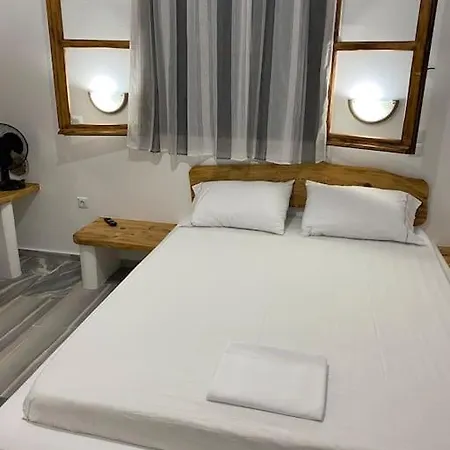 George's Platy Gyalos Case de vacanță *