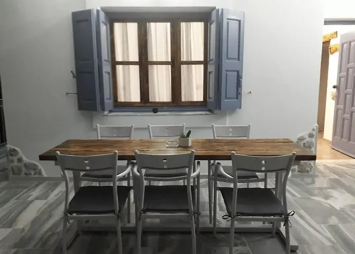 George's Platy Gyalos Case de vacanță *