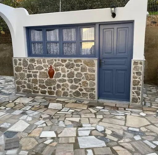 George's Platy Gyalos Tatil Evi *