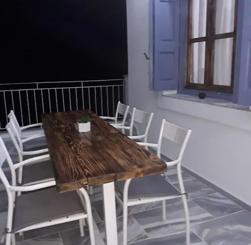 George's Platy Gyalos Tatil Evi