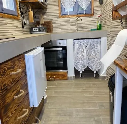 Case de vacanță George's Platy Gyalos *