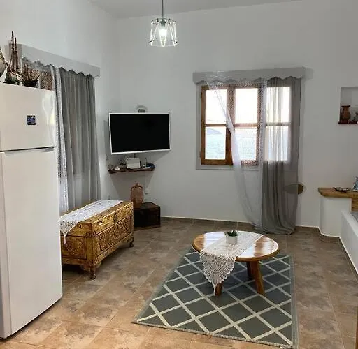 George's Platy Gyalos Case de vacanță *